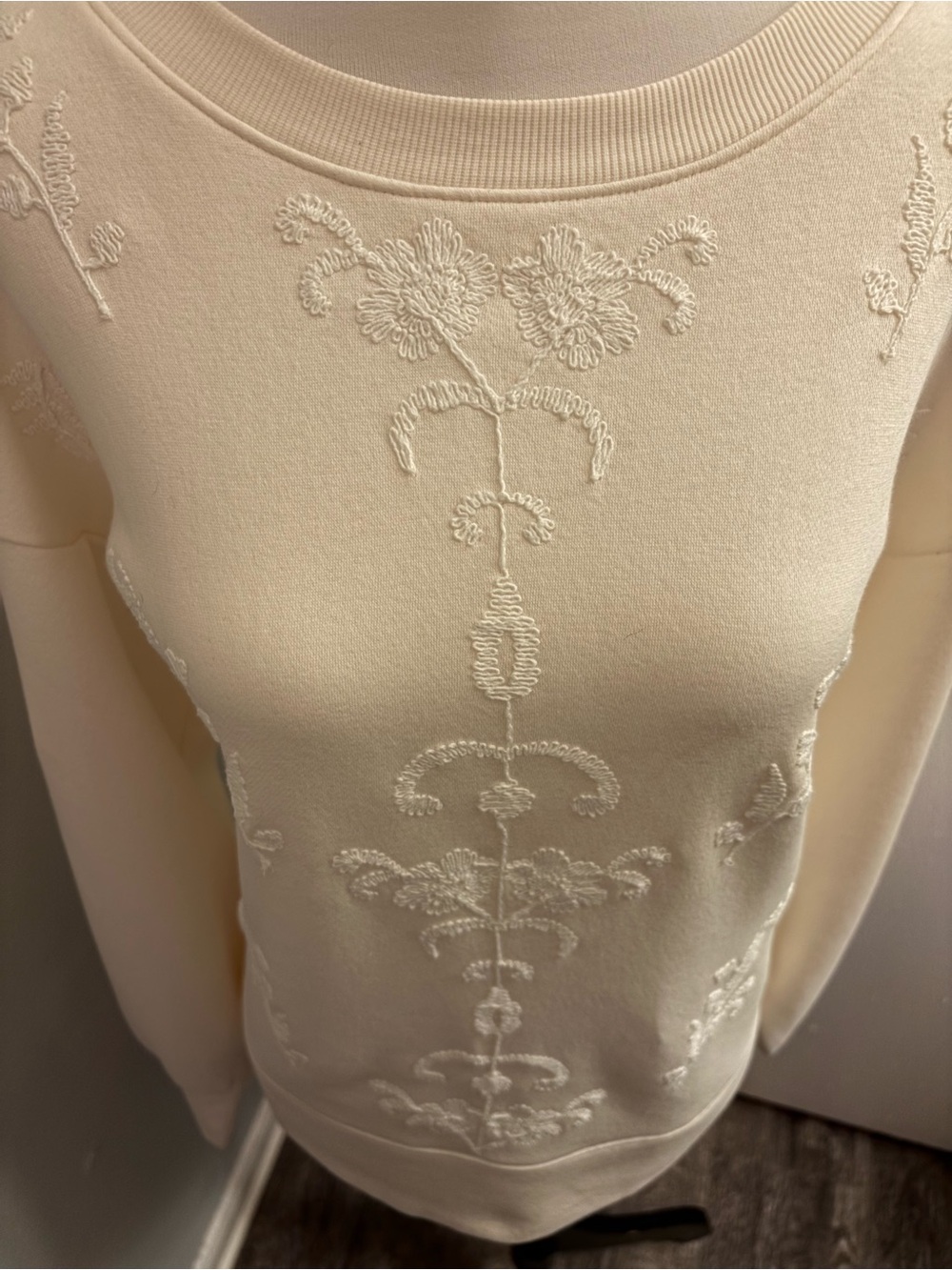!!NWT!! LOFT Cream Floral Embroidered Terry Puff Sleeve Sweatshirt - Size L - Picture 8 of 12